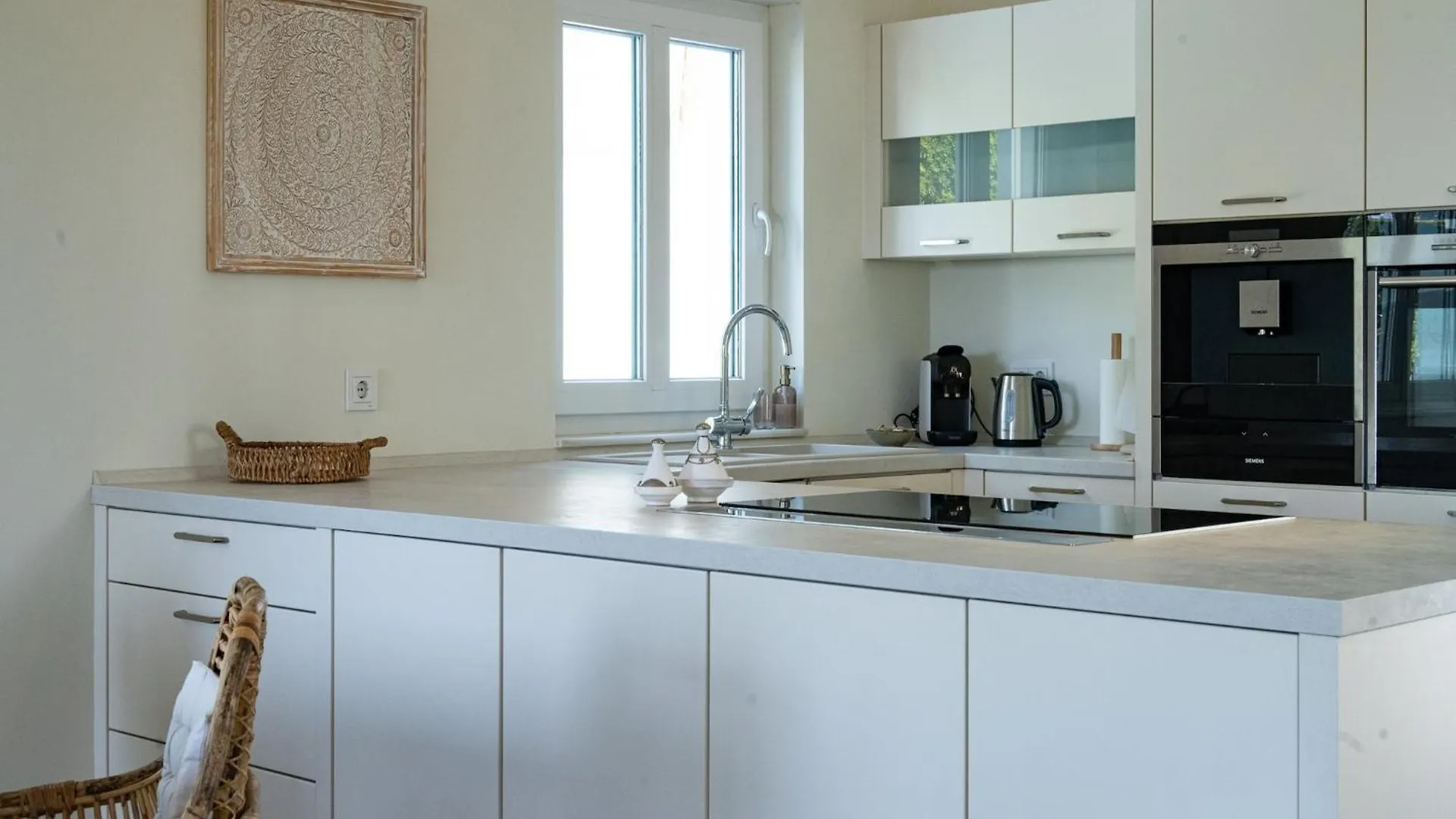 Villa Madrugada, Beachside Villa In Costabella Marbella
