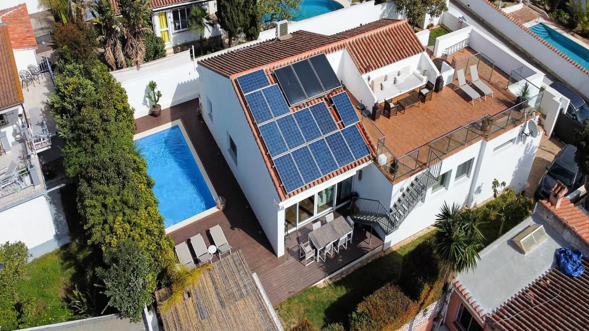 Villa Madrugada, Beachside Villa In Costabella Marbella