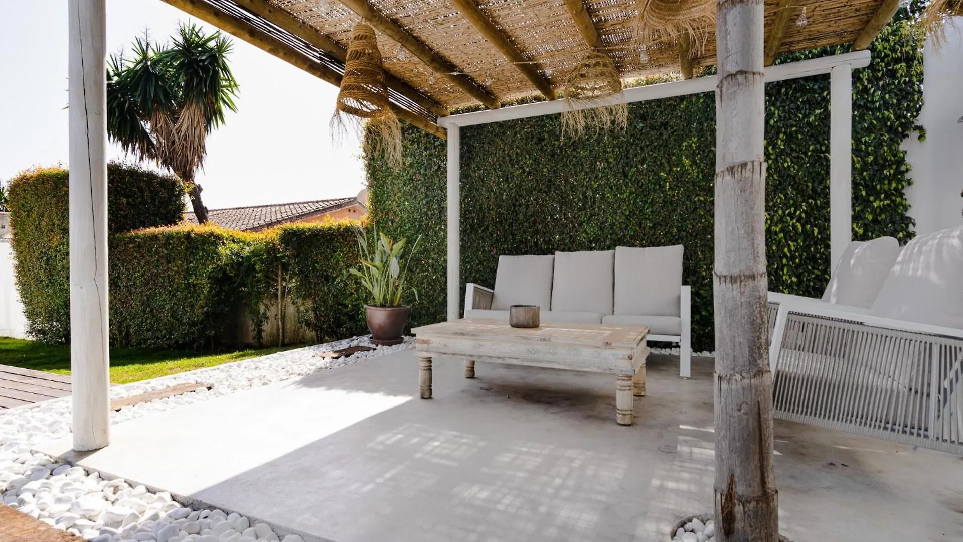 Villa Madrugada, Beachside Villa In Costabella Marbella