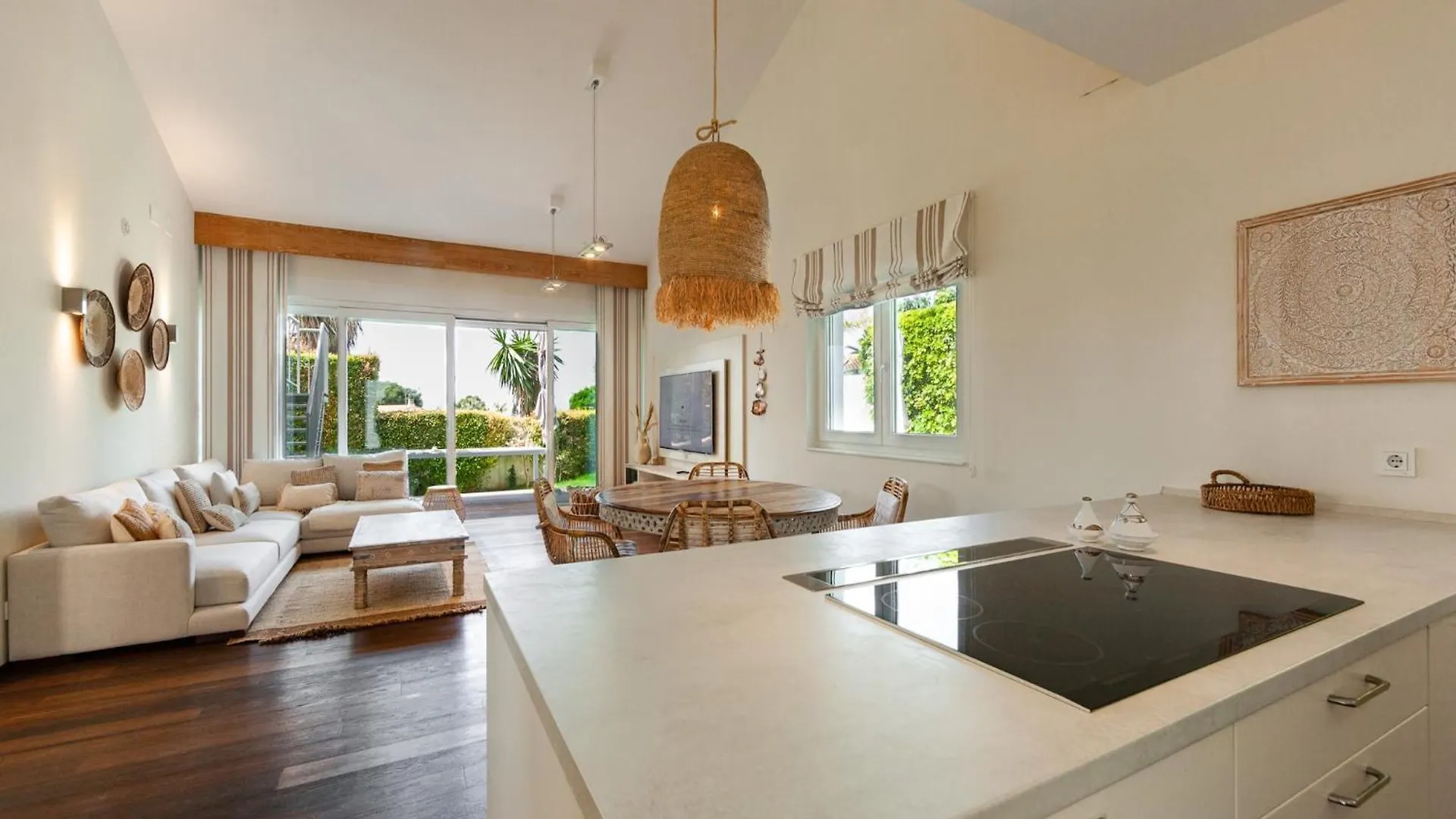 Villa Madrugada, Beachside Villa In Costabella Marbella