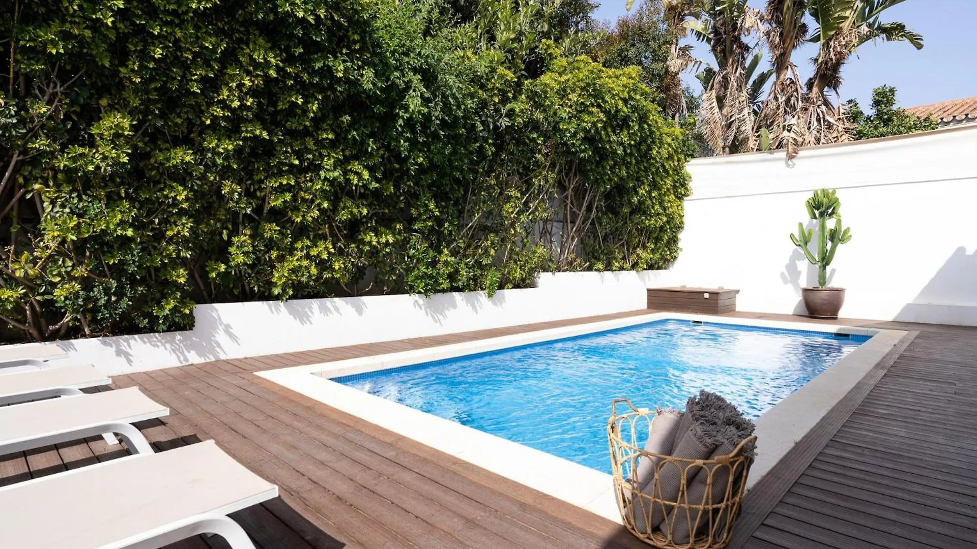 Villa Madrugada, Beachside Villa In Costabella Marbella