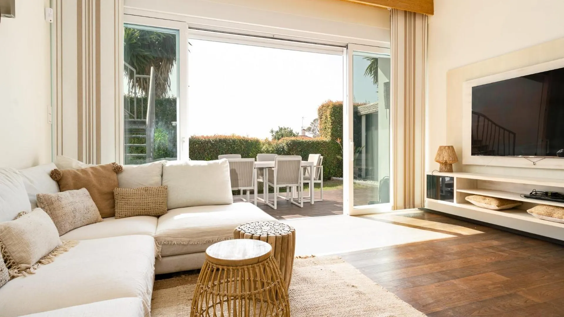 Villa Madrugada, Beachside Villa In Costabella Marbella