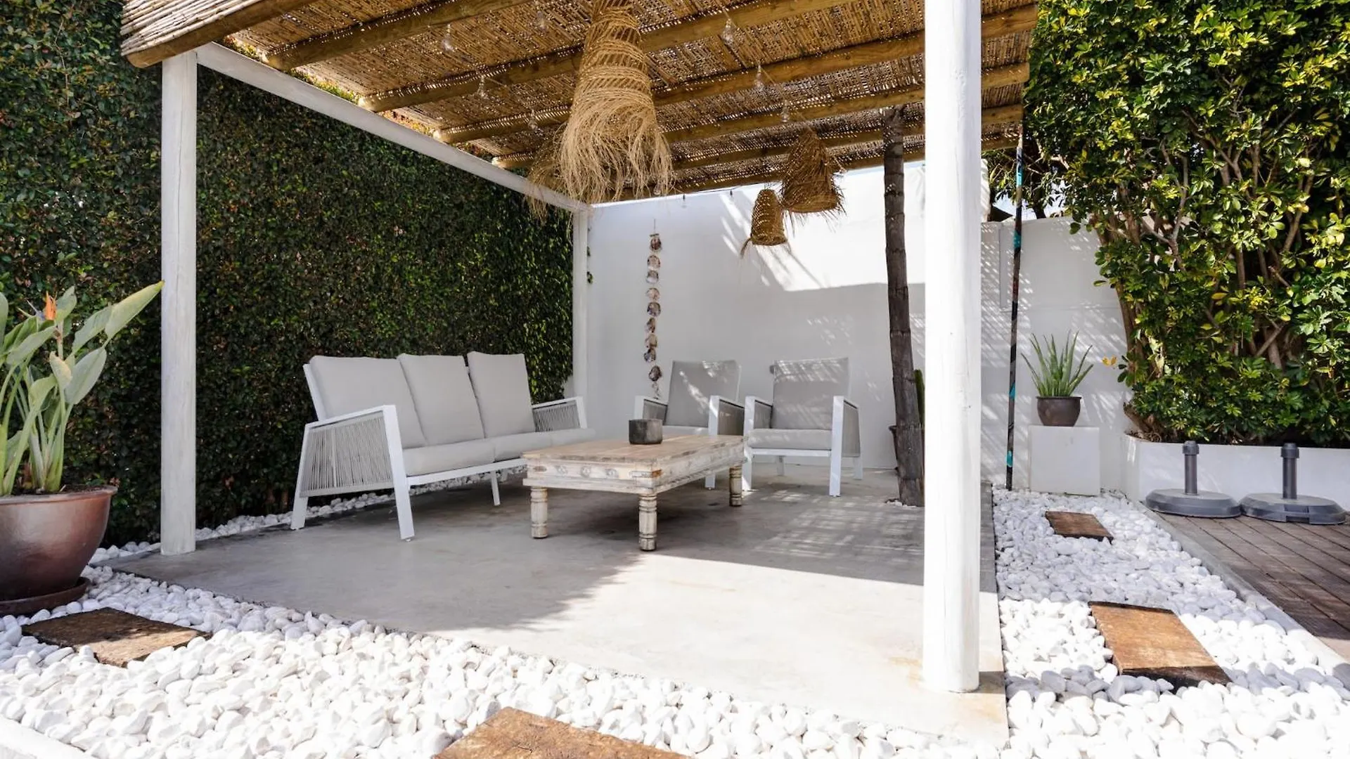 Villa Madrugada, Beachside Villa In Costabella Marbella