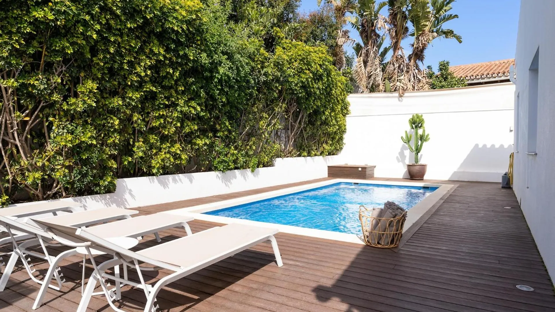 Villa Madrugada, Beachside Villa In Costabella Marbella